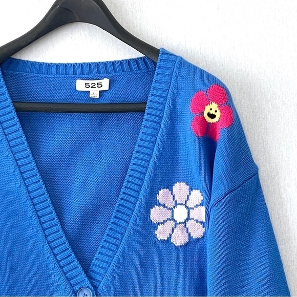 525 America Women’s Flower Knitted Cardigan - Picture 4 of 10